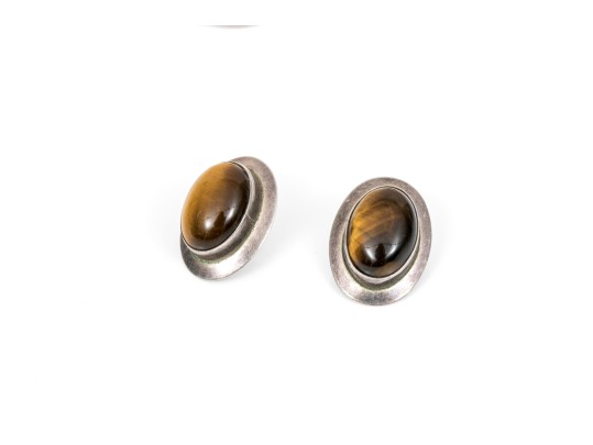 Lot Of Assorted Tigers Eye Jewelry Pieces, Including A Necklace And Two Pairs Of Earrings