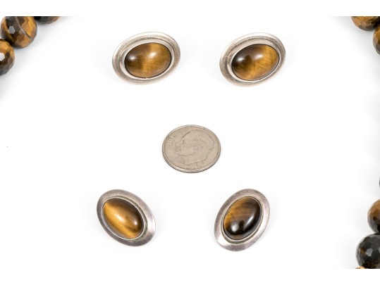 Lot Of Assorted Tigers Eye Jewelry Pieces, Including A Necklace And Two Pairs Of Earrings
