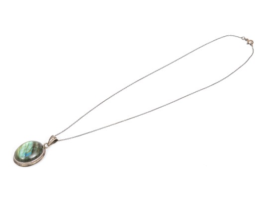 Sterling Silver Cable Chain Necklace With A Beautiful Labradorite Pendant