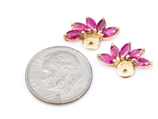 14k Yellow Gold Striking Cluster Earrings Jackets