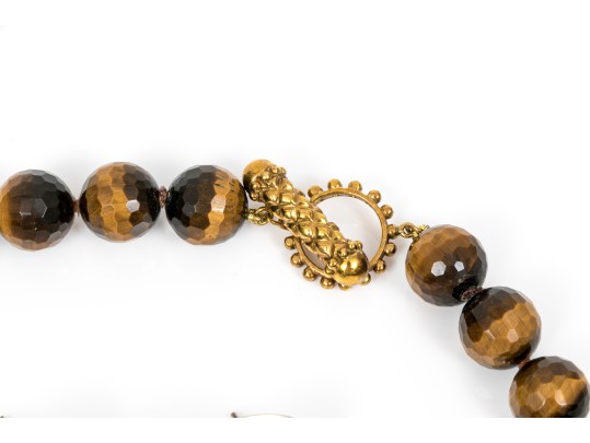 Lot Of Assorted Tigers Eye Jewelry Pieces, Including A Necklace And Two Pairs Of Earrings