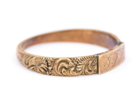 14k Gold Wonderful Antique Acanthus Leaf Edged Monogrammed Band Ring, Size 11.5