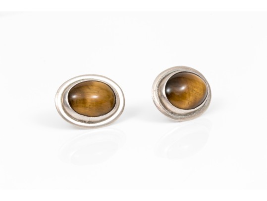 Lot Of Assorted Tigers Eye Jewelry Pieces, Including A Necklace And Two Pairs Of Earrings
