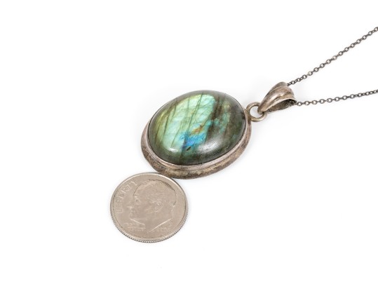 Sterling Silver Cable Chain Necklace With A Beautiful Labradorite Pendant