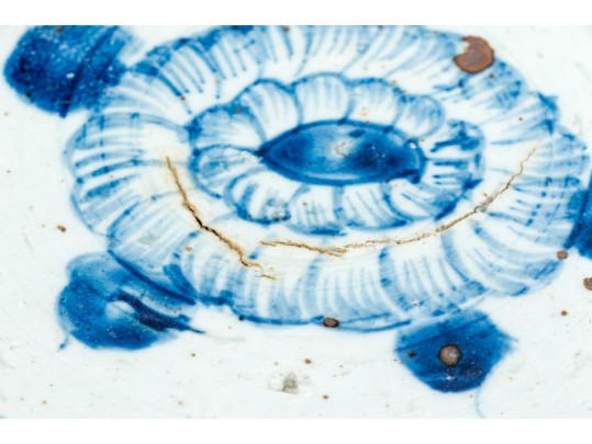 Chinese Export Blue And White Bee Hive Form Porcelain Ginger Jar