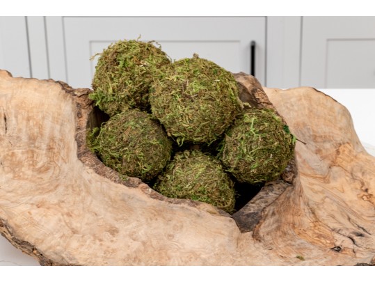Wonderfully Decorative Wooden Center Piece With Moss Balls