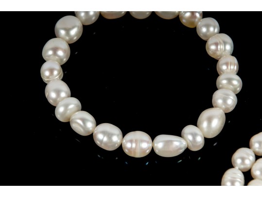 Cultured Pearl Necklace & Bracelets 