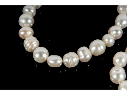 Cultured Pearl Necklace & Bracelets 