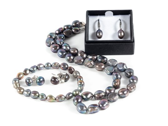 Iridescent Black Cultured Pearl Fashion Accessories 