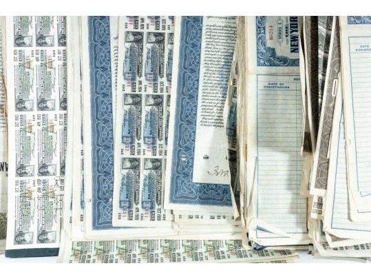 Antique Assorted Lot Of Hundreds Of Pennsylvania Railroad Common Stock Certificates