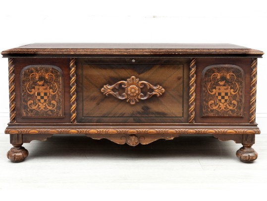 Lane Altavista 1930's Jacobean Tudor Style Cedar Hope Chest