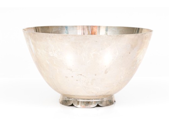 Tiffany & Co. Sterling Silver Striking Vintage Contemporary Motif Scalloped Footed Bowl