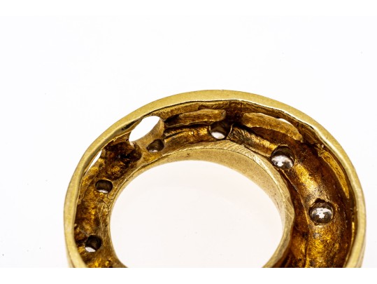 14k Yellow Gold Contemporary Diamond Circle Pendant