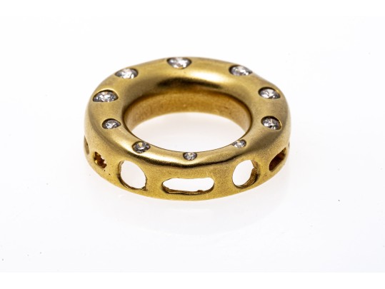 14k Yellow Gold Contemporary Diamond Circle Pendant