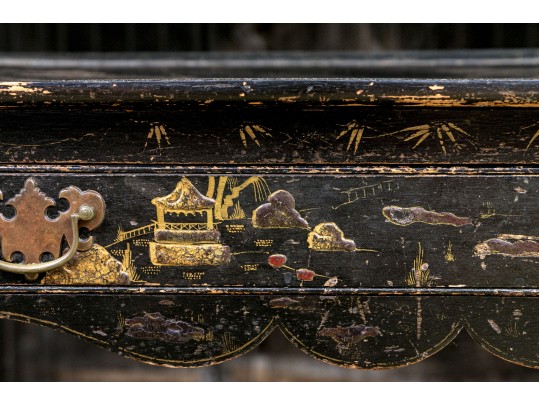 20th C. Chinoiserie Lacquered Tray Top Table