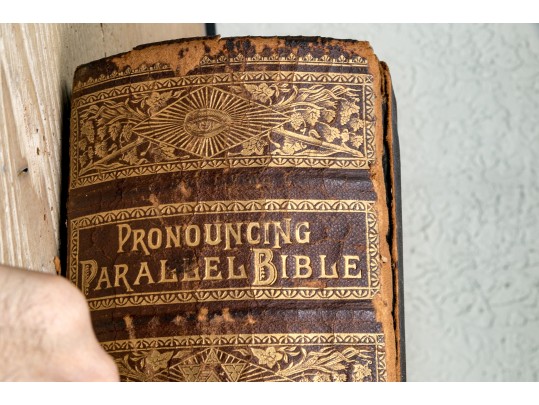 The Pronouncing Edition Of The Holy Bible, Joyce Brothers & Co. Massachusetts, Copyright 1890