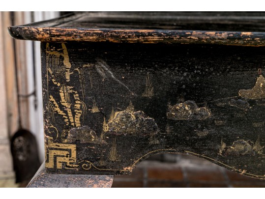 20th C. Chinoiserie Lacquered Tray Top Table