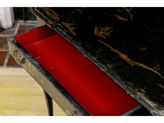 20th C. Chinoiserie Lacquered Tray Top Table