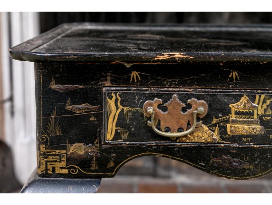 20th C. Chinoiserie Lacquered Tray Top Table