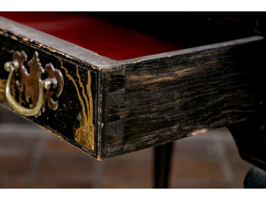 20th C. Chinoiserie Lacquered Tray Top Table