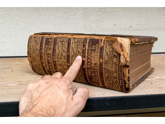 The Pronouncing Edition Of The Holy Bible, Joyce Brothers & Co. Massachusetts, Copyright 1890