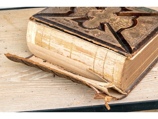 The Pronouncing Edition Of The Holy Bible, Joyce Brothers & Co. Massachusetts, Copyright 1890