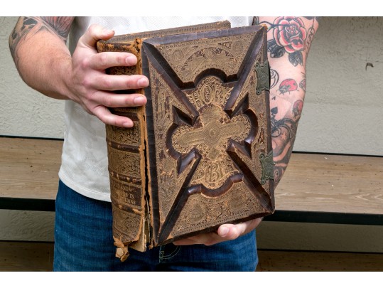 The Pronouncing Edition Of The Holy Bible, Joyce Brothers & Co. Massachusetts, Copyright 1890