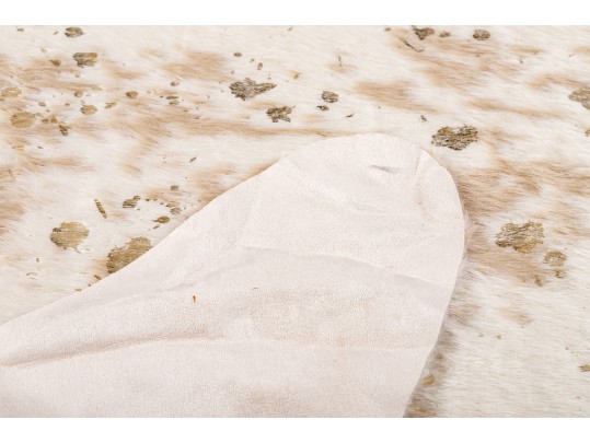 Bravo Chic Faux Hide With Gilt Highlights Accent Carpet, 7'-1