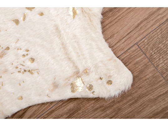 Bravo Chic Faux Hide With Gilt Highlights Accent Carpet, 7'-1