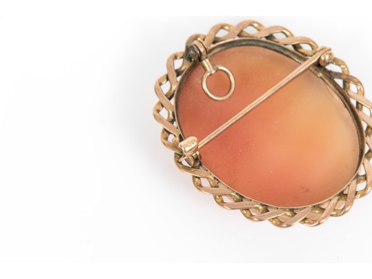 10k Yellow Gold Handsome Vintage Flat Twisted Framed Cameo Pin/pendant