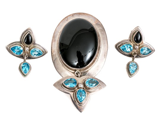 Beautiful Sterling Silver, Blue Topaz And Black Onyx Brooch/pendant And Earrings Set