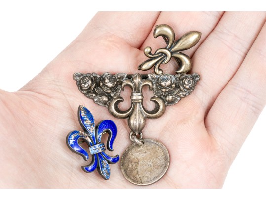 Assorted Sterling Silver Lot Of Striking Fleuer De Lis Motif Jewelry Pieces