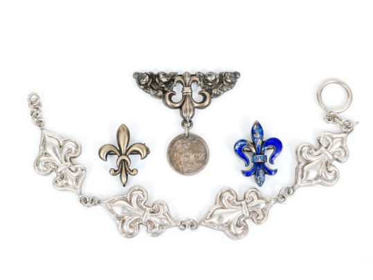 Assorted Sterling Silver Lot Of Striking Fleuer De Lis Motif Jewelry Pieces