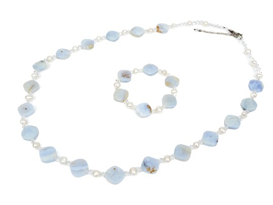 Pretty Faceted Blue Chalcedony And Cultured Freshwater Pearl Necklace And Bracelet