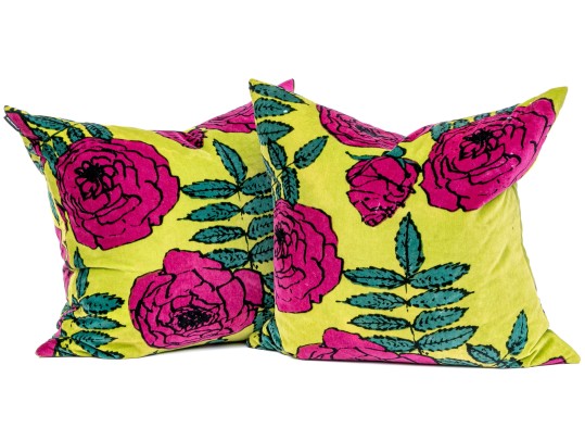 Vintage Retro Pair Of Vibrant Cotton Accent Pillows With Floral Decoration