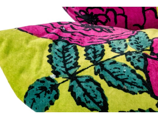 Vintage Retro Pair Of Vibrant Cotton Accent Pillows With Floral Decoration