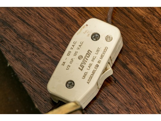 Vintage Pair Of Mutual-Sunset Lamp Manufacturing Company Table Lamps