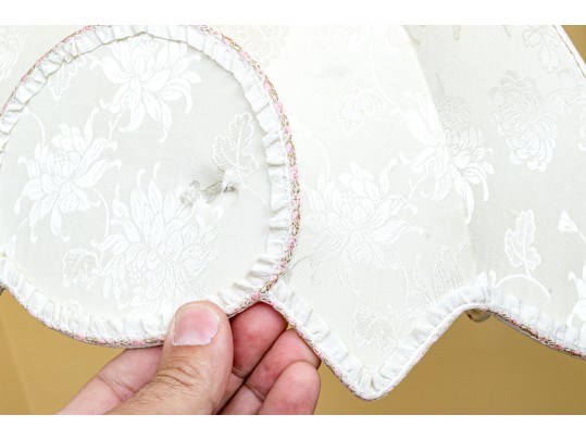 Gorgeous Chinese Carved Rose Quartz Lidded Vase Form Table Lamp, 20th C.