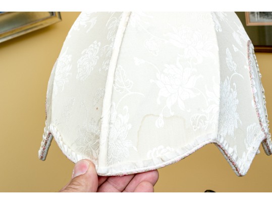 Gorgeous Chinese Carved Rose Quartz Lidded Vase Form Table Lamp, 20th C.