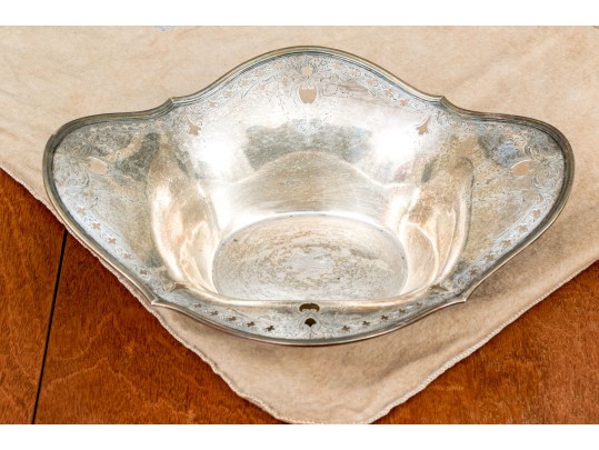 Alvin Sterling Silver Quatrefoil Serving Bowl, 11.15 Ozt.