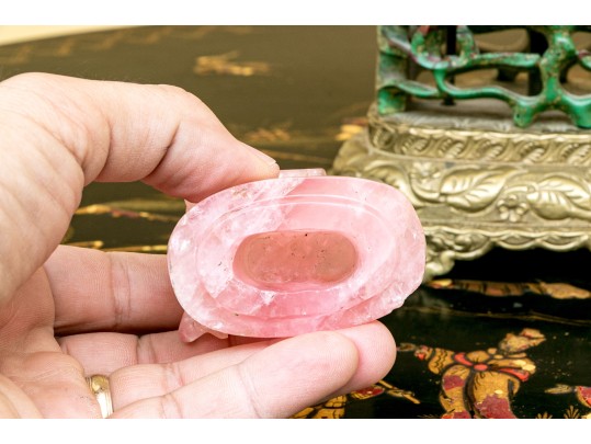 Gorgeous Chinese Carved Rose Quartz Lidded Vase Form Table Lamp, 20th C.