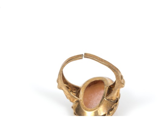 10k Yellow Gold Antique Twisted Frame Silhouette Shell Cameo Ring, App. Size 5.5