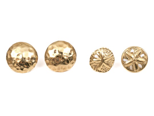 14k Gold Pair Of Two Round Motif Stud Earrings, Hammered And Sand Dollar Motifs