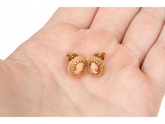 14k Yellow Gold Pair Of Sodalite Drop Earrings And Cameo Stud Earrings