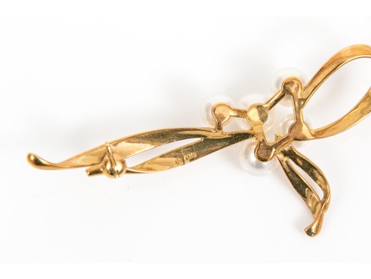 18k Yellow Gold Lovely Cultured Pearl Ribbon Swirl Brooch