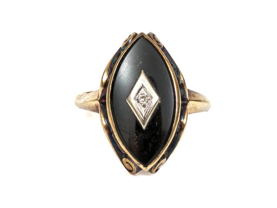 10k Yellow Gold Antique Navette Profile Black Onyx Ring, Size 7.25