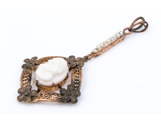 10k Yellow Gold Pretty Vintage Cameo Motif Lavaliere Pendant