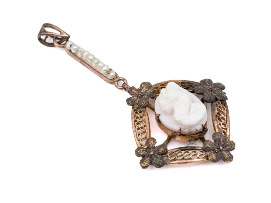 10k Yellow Gold Pretty Vintage Cameo Motif Lavaliere Pendant