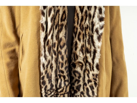 Townley Jackson & Moyer Women's Fur Coat (Small)