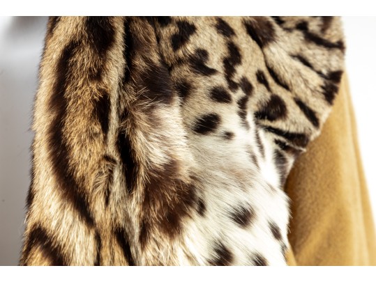 Townley Jackson & Moyer Women's Fur Coat (Small)